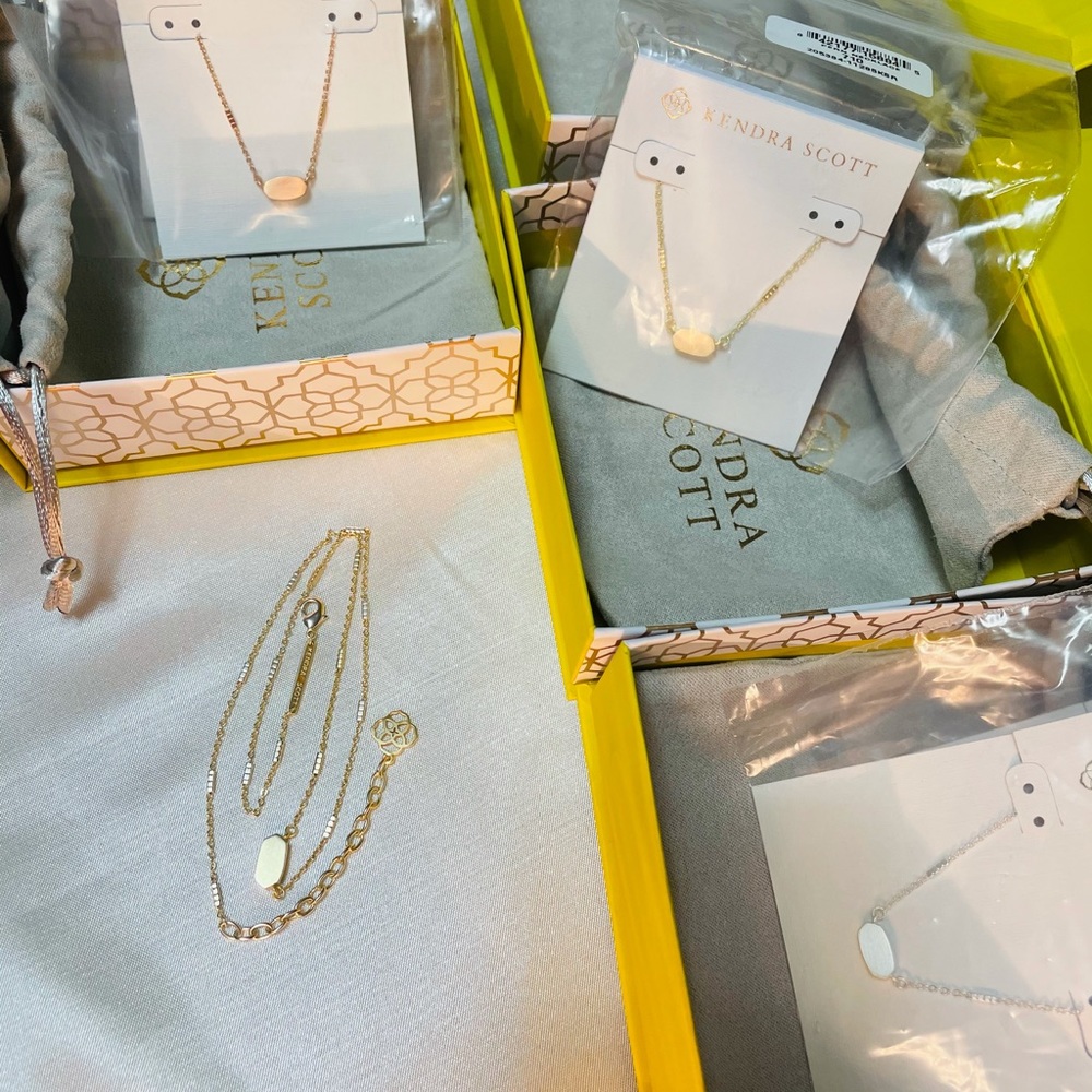 Kendra Scott Fern Pendant Necklace